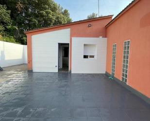 Außenansicht von Loft miete in Vacarisses mit Heizung und Terrasse
