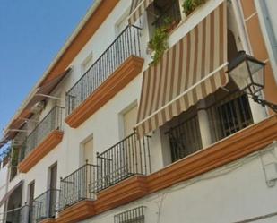 Vista exterior de Pis en venda en Aguilar de la Frontera amb Aire condicionat, Terrassa i Balcó