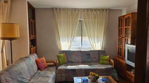 Foto 2 de Piso en venta en Avenida Doctores Bermejo y Calderón, 3, Sahagún, León