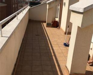 Terrassa de Àtic de lloguer en Venta de Baños amb Calefacció, Terrassa i Traster