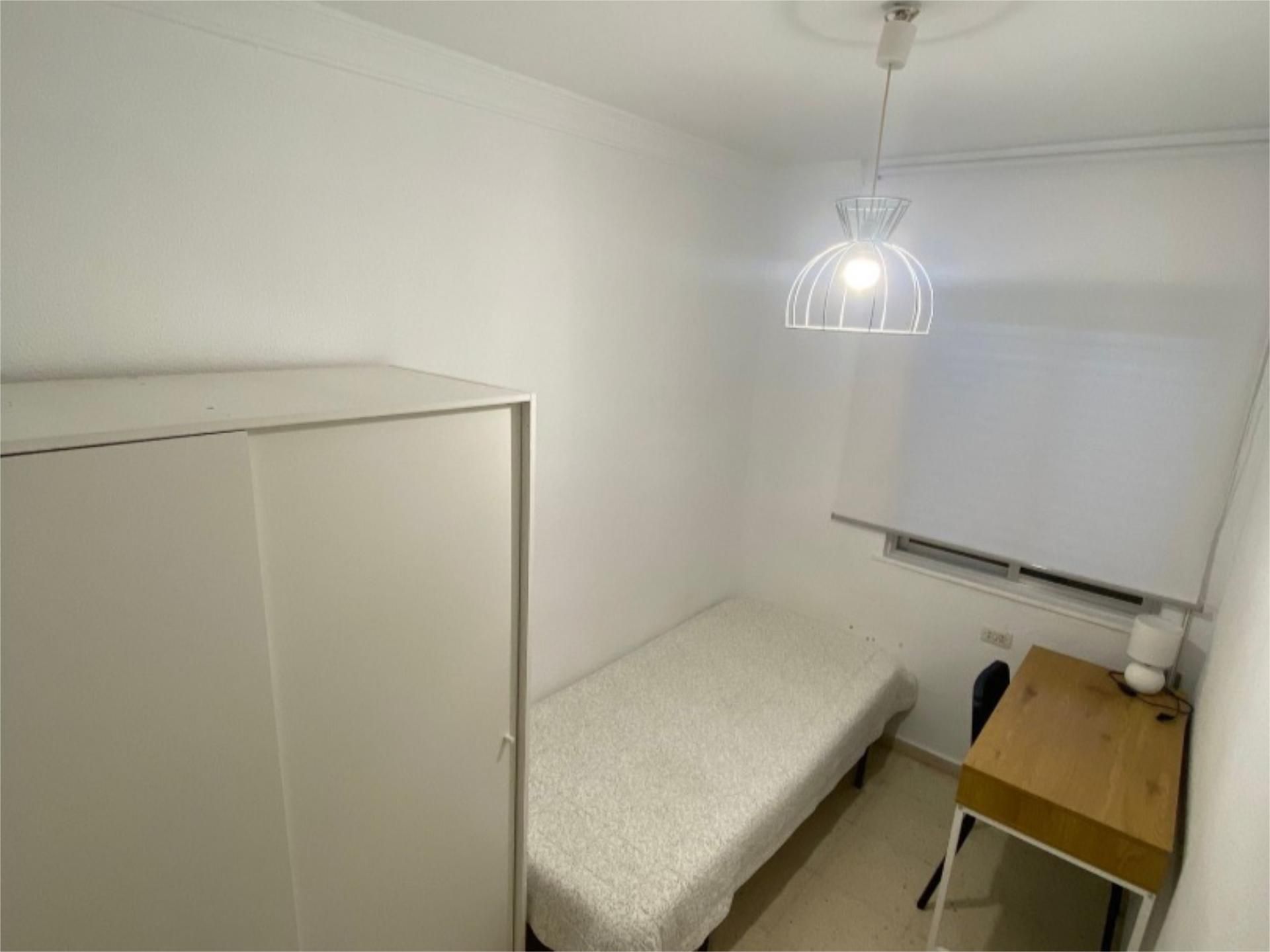 Bedroom of Flat to share in Jerez de la Frontera  with Heating