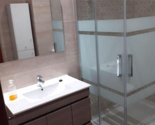 Bathroom of Flat to share in Valladolid Capital  with Heating, Terrace and Furnished