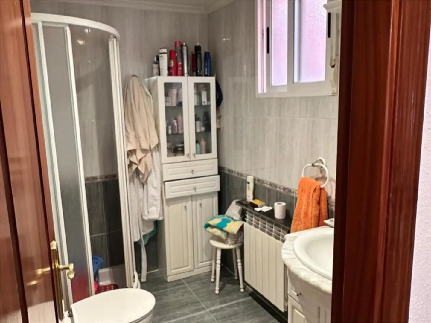 Bathroom of Flat for sale in Cistérniga  with Terrace and Swimming Pool