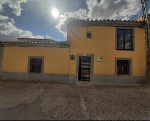 Exterior view of Planta baja for sale in Madrigal de las Altas Torres  with Furnished and Washing machine