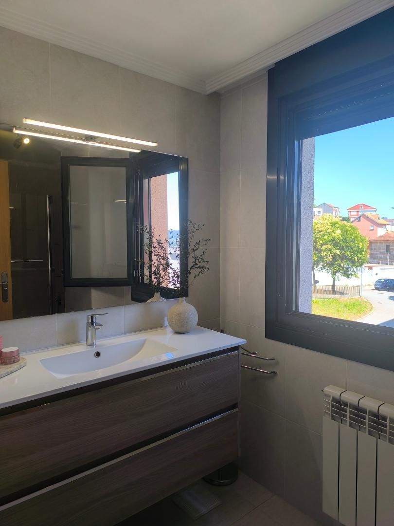 Bathroom of Flat for sale in Vigo 