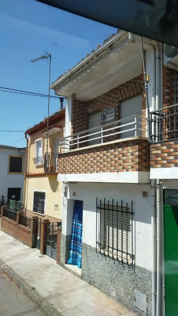 Casa adosada en venta en Calle Mártires, 15, Santibáñez el Bajo Vista exterior de Casa adosada en venta en Santibáñez el Bajo con Amueblado y Lavadora