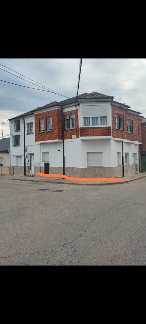Vista exterior de Apartament de lloguer en Ponferrada amb Calefacció, Parquet i Moblat