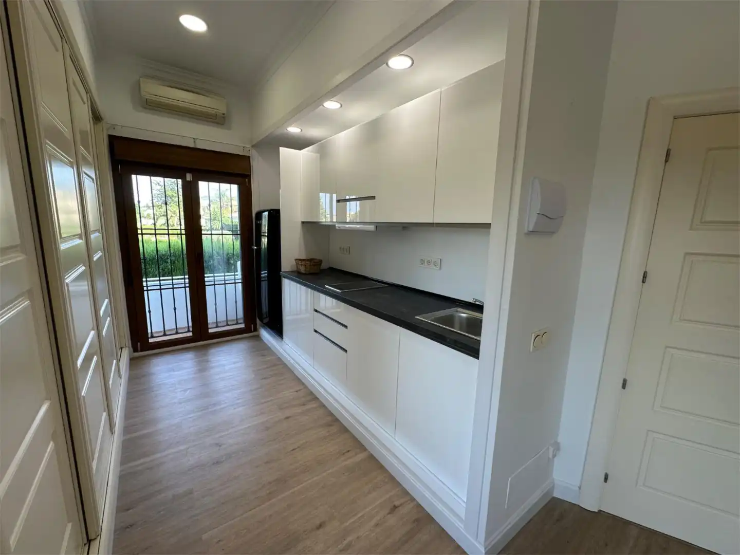 Habitación en Calle la Zarzuela, 111, Capellanía - Retamar Cocina de Casa o chalet para compartir en Alhaurín de la Torre con Aire acondicionado, Calefacción y Jardín privado