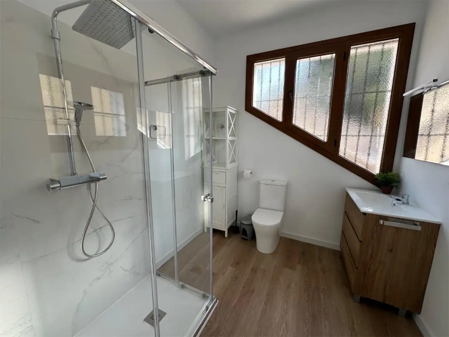 Habitación en Calle la Zarzuela, 111, Capellanía - Retamar Baño de Casa o chalet para compartir en Alhaurín de la Torre con Aire acondicionado, Calefacción y Jardín privado
