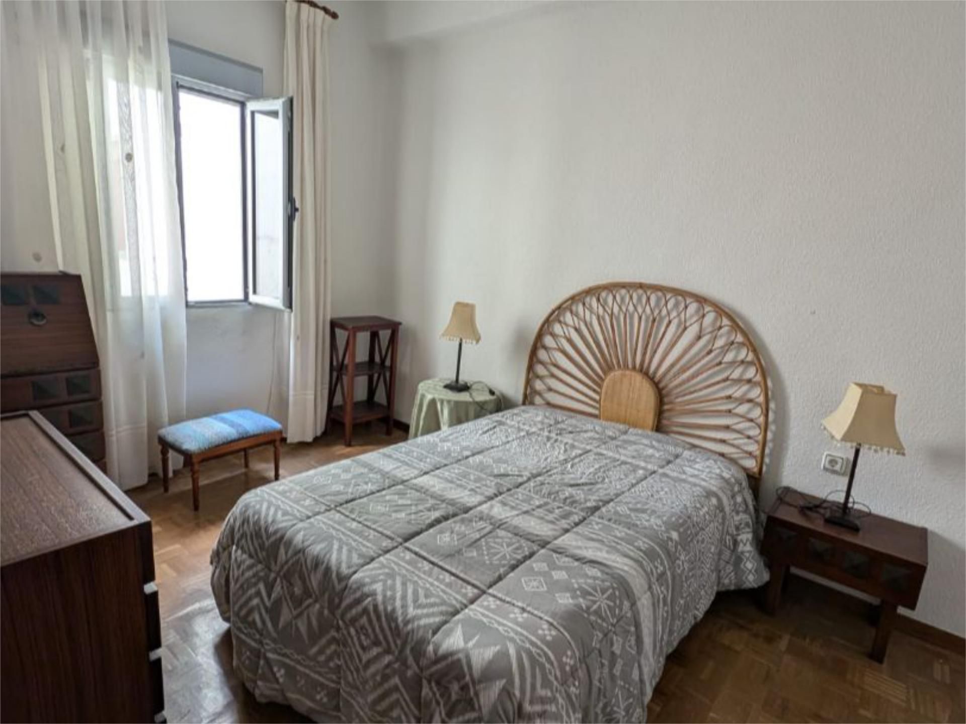 Flat to share in Calle de Embajadores, 135, Delicias