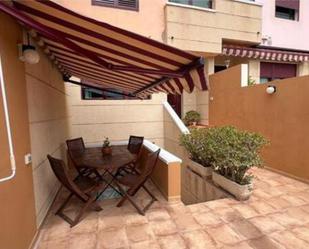 Terrassa de Casa adosada de lloguer en Telde amb Terrassa, Traster i Moblat