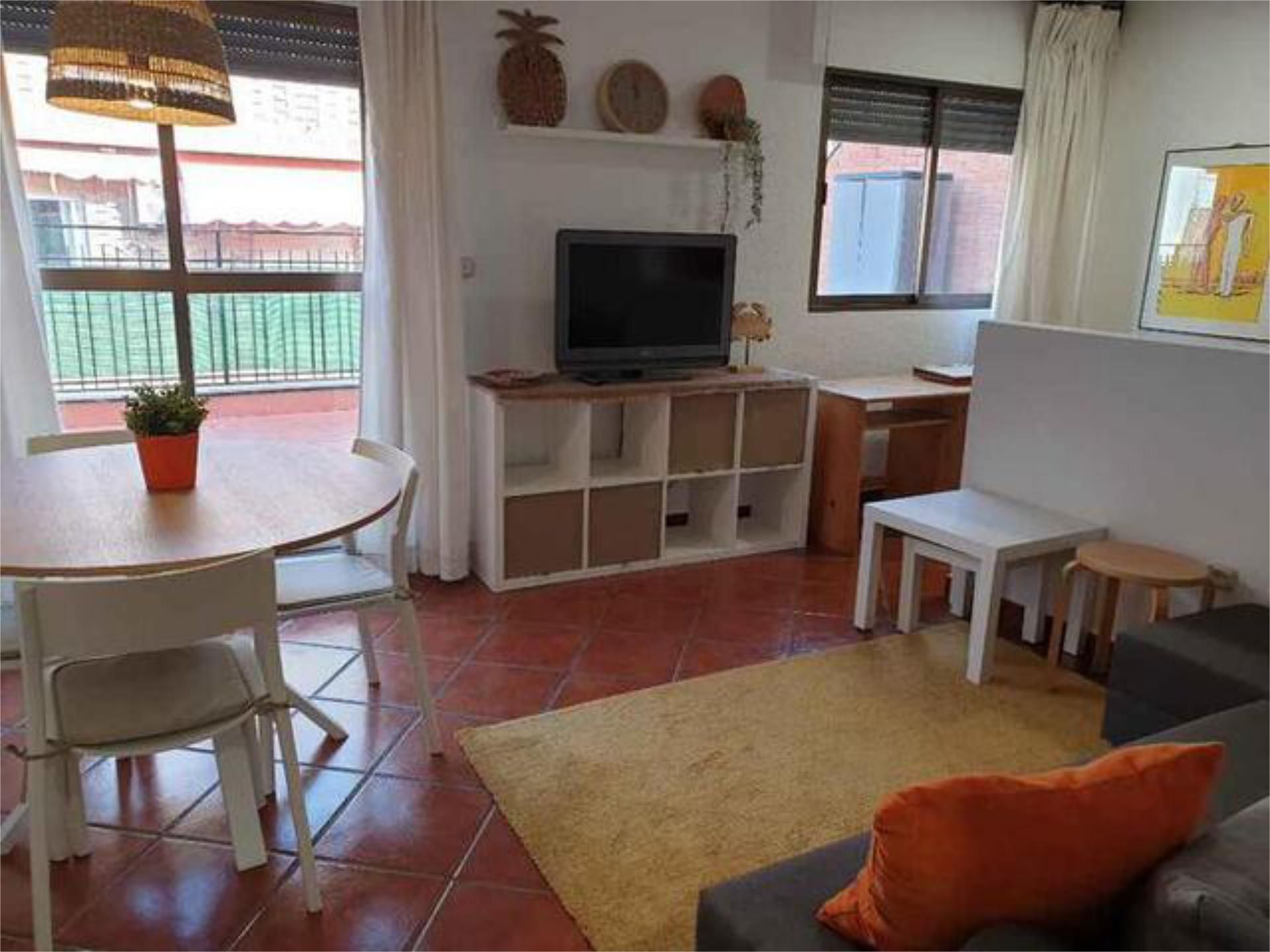 Living room of Attic to rent in  Granada Capital  with Terrace, Furnished and Pets allowed