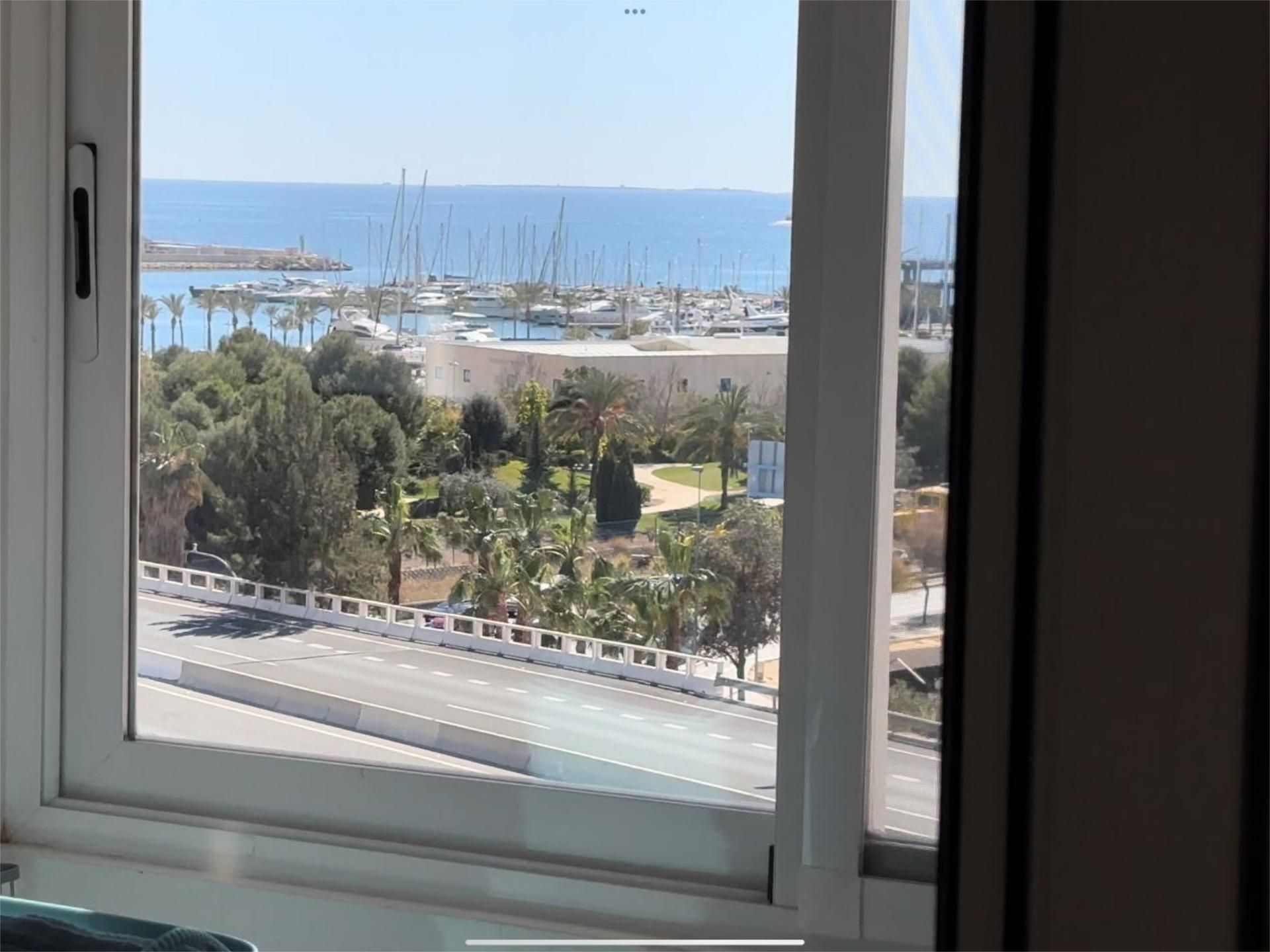 Vista exterior de Dúplex en venda en Alicante / Alacant amb Aire condicionat, Calefacció i Parquet