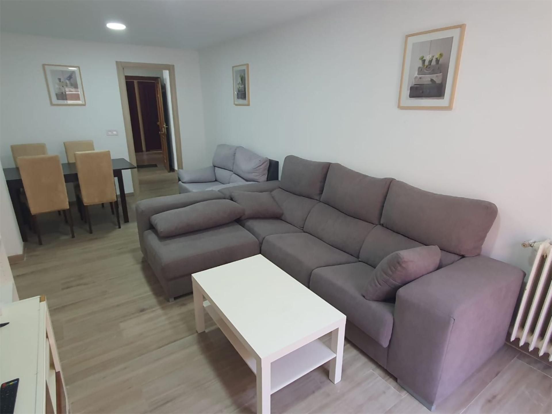 Flat to rent in Calle Navasfrías, 7, San Bernardo