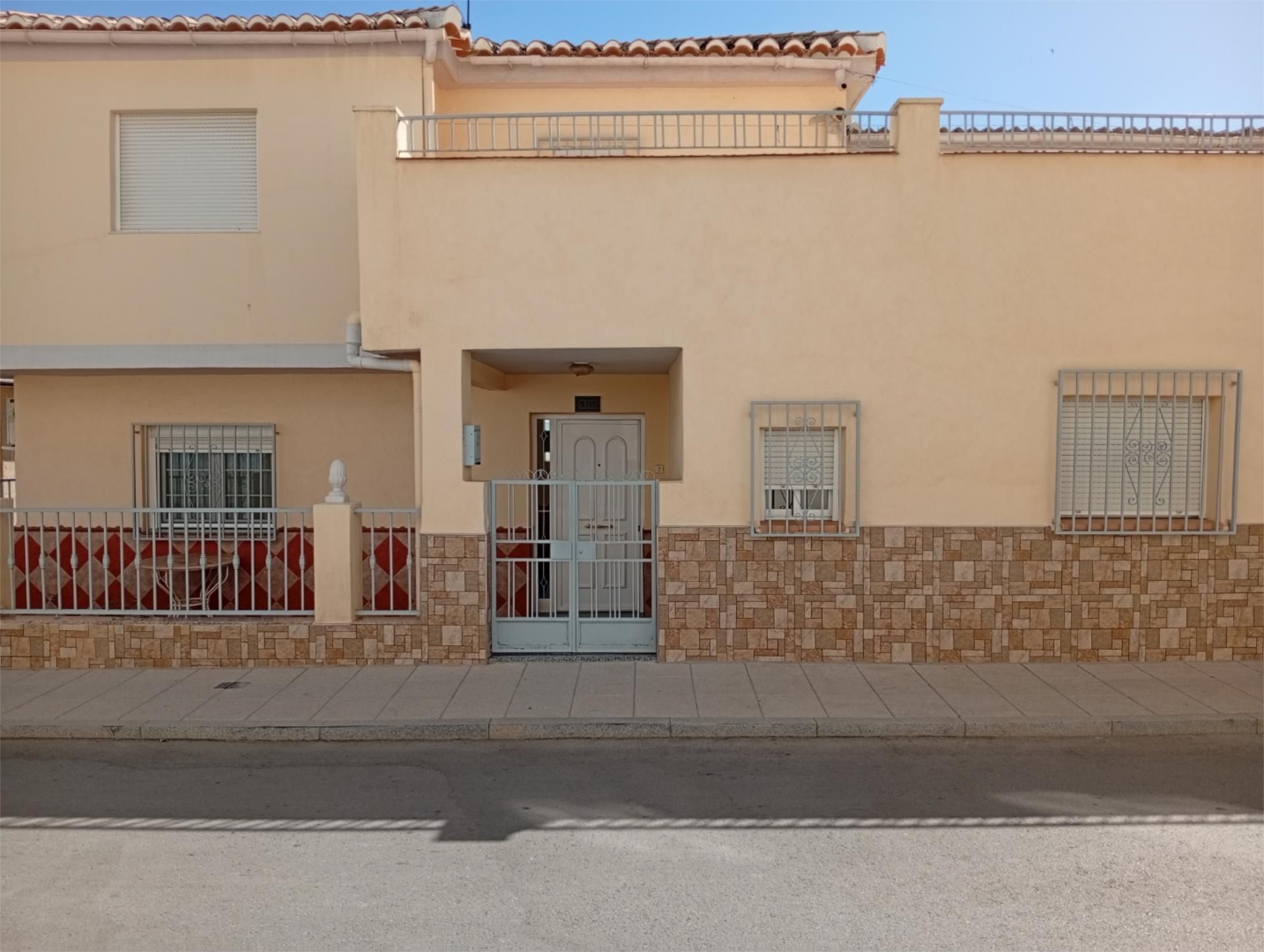 Exterior view of Single-family semi-detached for sale in Baza  with Air Conditioner, Terrace and Balcony