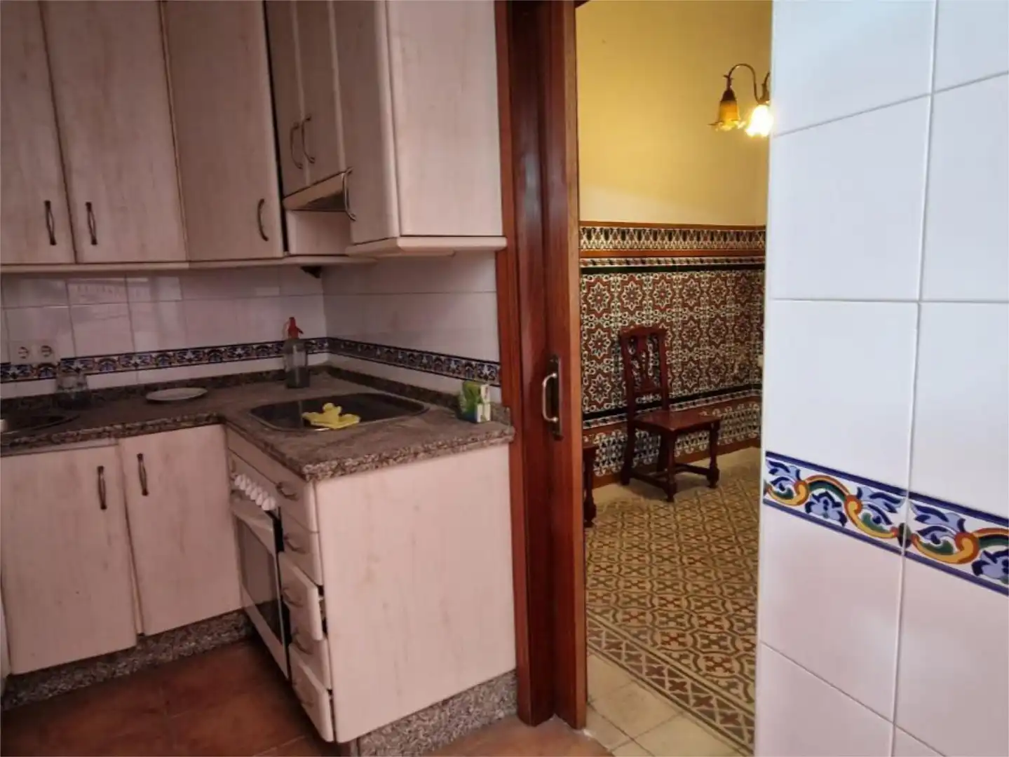 Flat for sale in Calle Real, 12, Barrio Bajo Kitchen of Flat for sale in San Juan de Aznalfarache with Terrace and Balcony