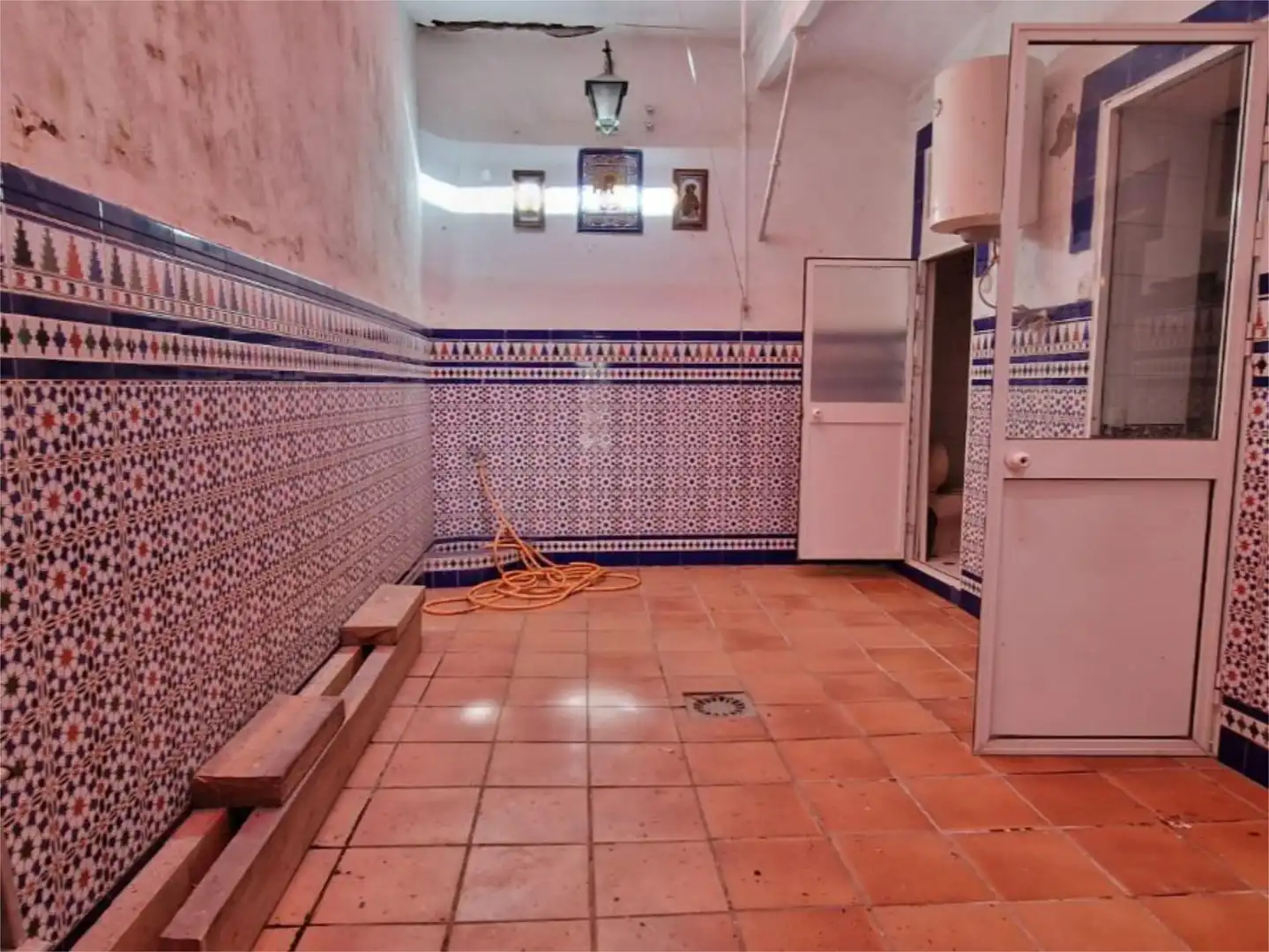 Flat for sale in Calle Real, 12, Barrio Bajo Kitchen of Flat for sale in San Juan de Aznalfarache with Terrace and Balcony