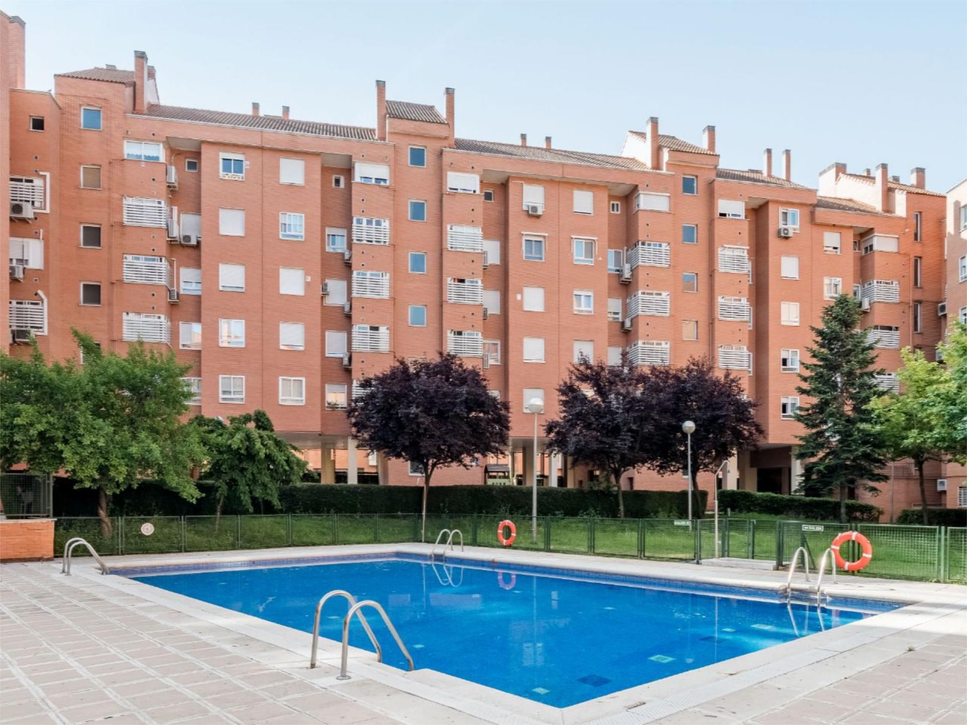 Piscina de Pis en venda en  Madrid Capital amb Aire condicionat, Calefacció i Jardí privat