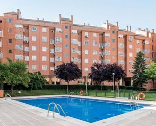 Piscina de Pis en venda en  Madrid Capital amb Aire condicionat, Calefacció i Jardí privat