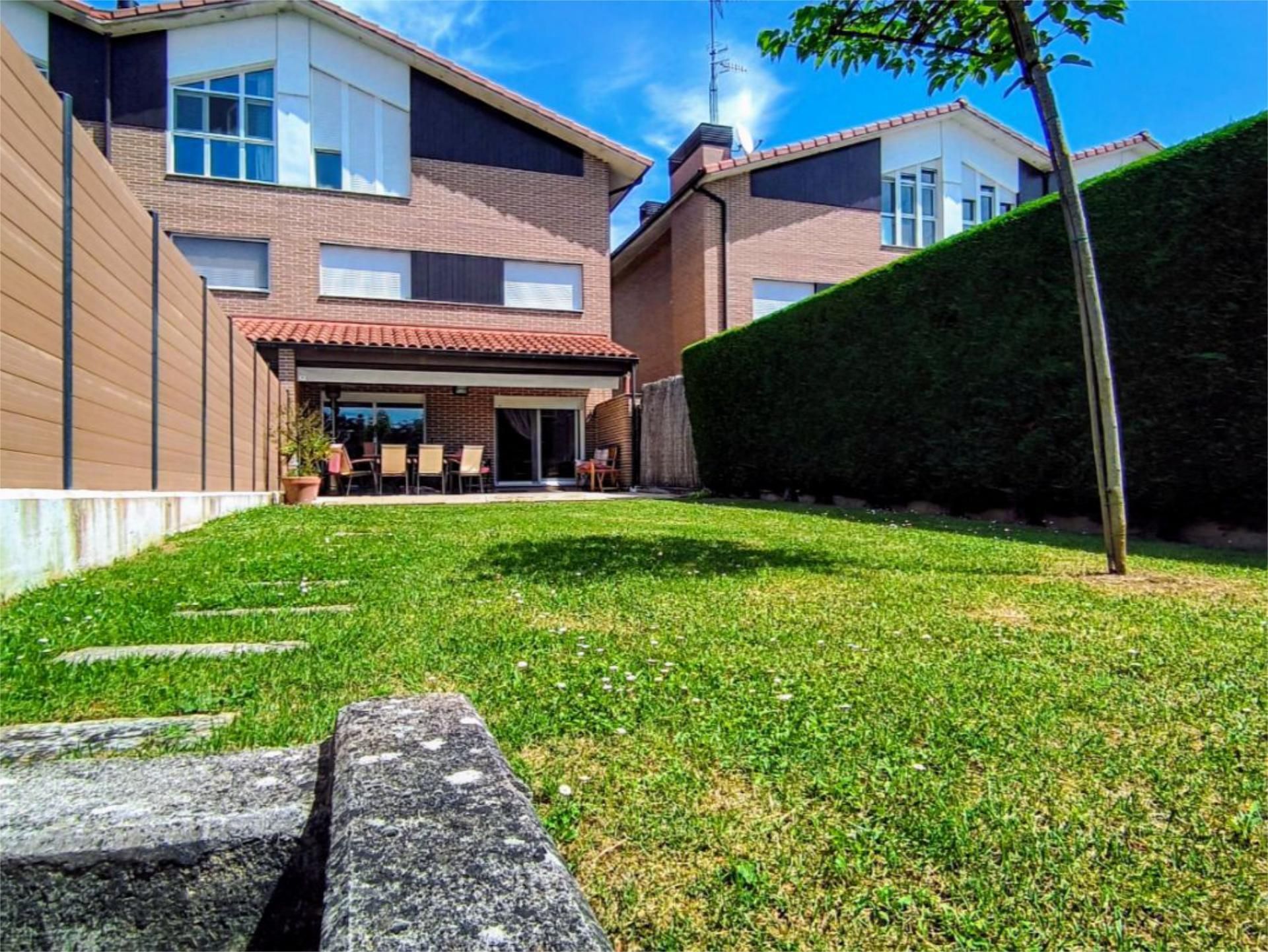 Jardí de Casa o xalet en venda en Iza / Itza amb Calefacció, Jardí privat i Parquet