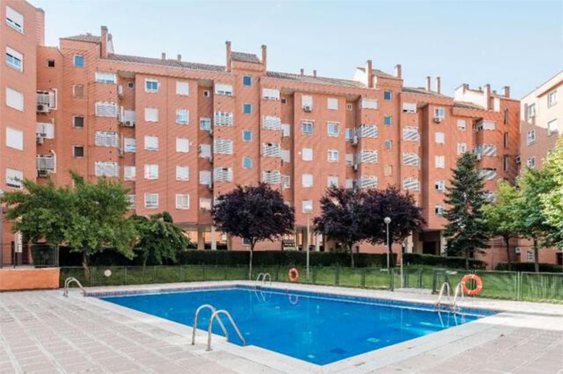 Swimming pool of Flat for sale in  Madrid Capital  with Heating, Private garden and Swimming Pool