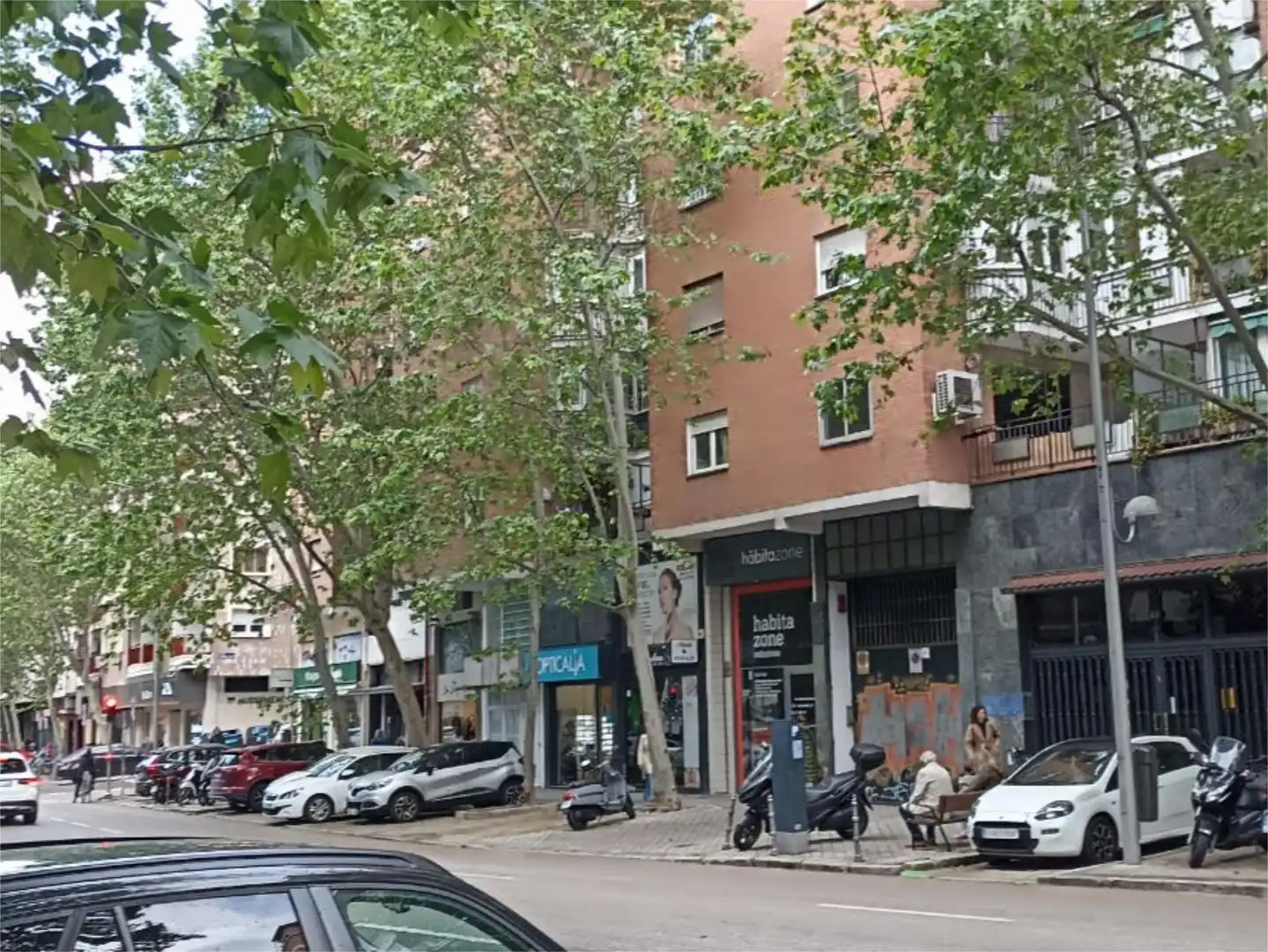 Außenansicht von Fabrikhallen zur Miete in Madrid