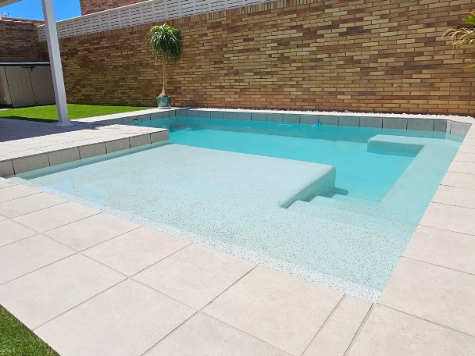 Swimming pool of Flat for sale in  Almería Capital  with Air Conditioner, Terrace and Swimming Pool
