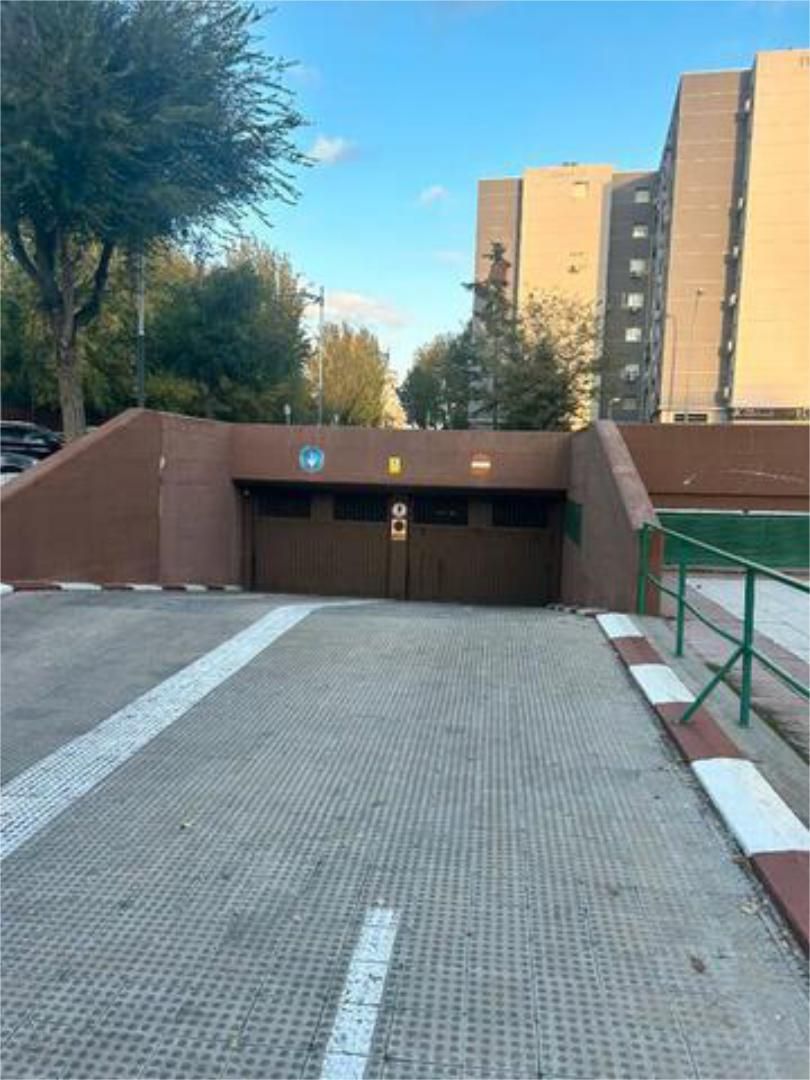 Parking of Garage to rent in Fuenlabrada