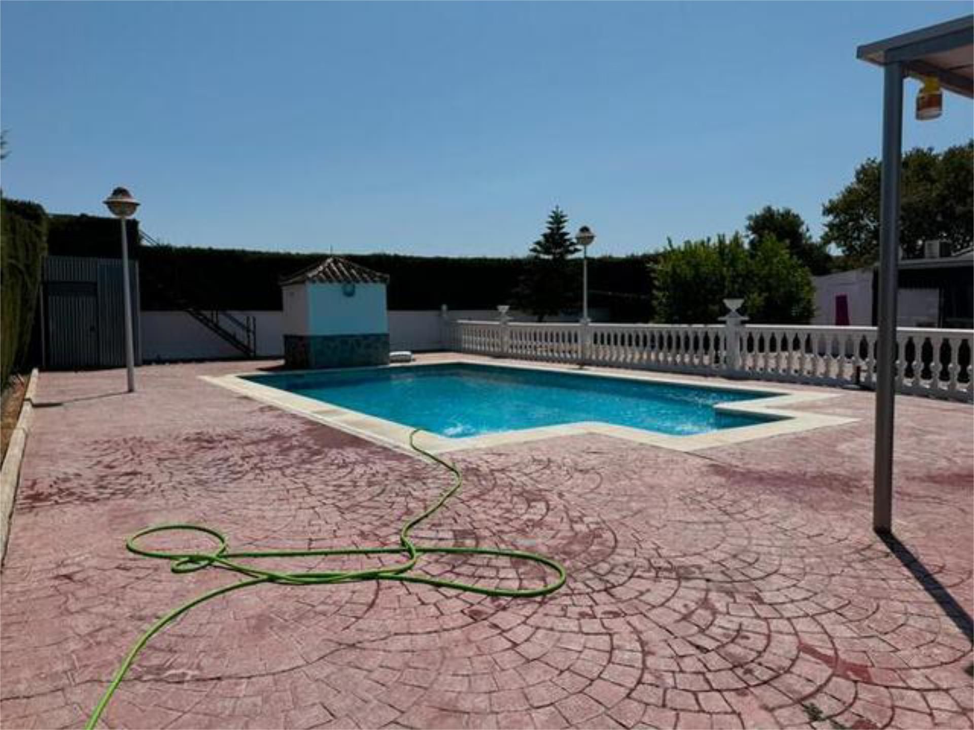 Piscina de Casa adosada en venda en El Cuervo de Sevilla amb Terrassa i Piscina