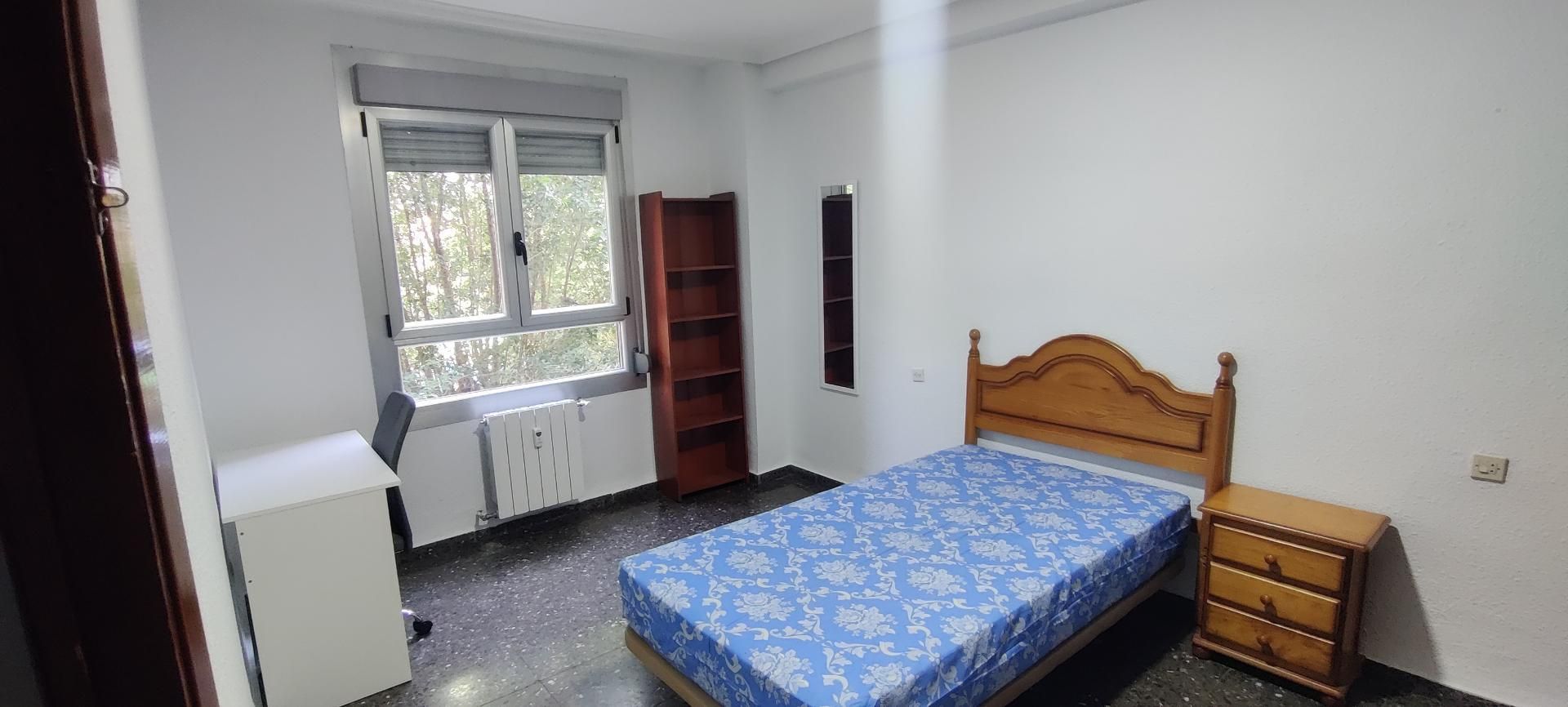 Bedroom of Flat to share in  Albacete Capital  with Heating, Furnished and Oven