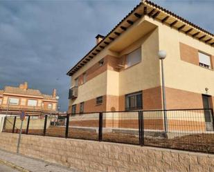 Vista exterior de Pis de lloguer en Ugena amb Calefacció i Moblat