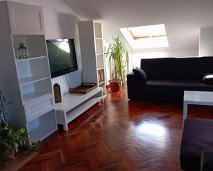 Sala d'estar de Àtic en venda en Allariz amb Calefacció, Parquet i Traster