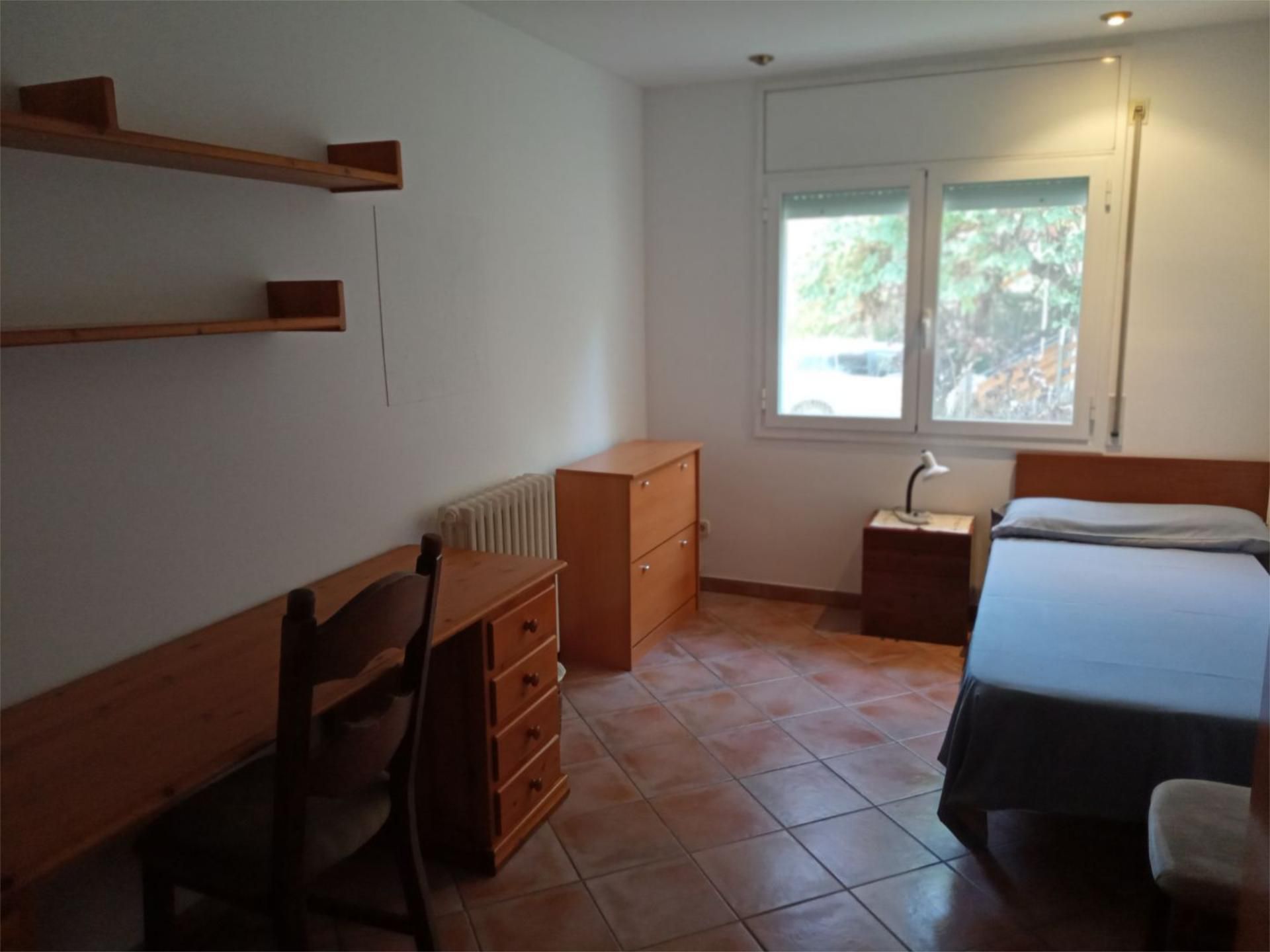 Bedroom of Flat to share in  Lleida Capital  with Air Conditioner, Heating and Private garden