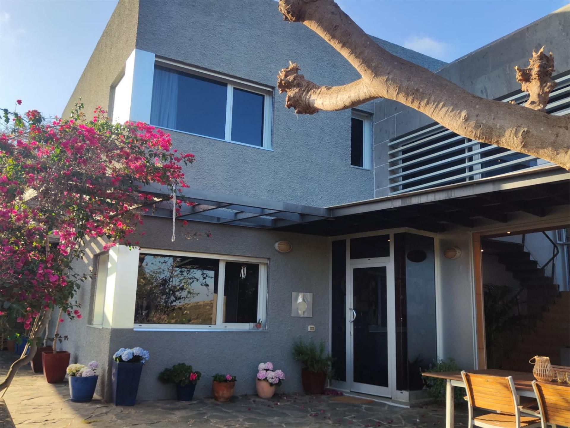 Vista exterior de Casa o xalet en venda en Las Palmas de Gran Canaria amb Terrassa