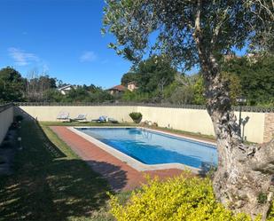 Piscina de Casa o xalet per a compartir en Vigo  amb Calefacció, Jardí privat i Parquet