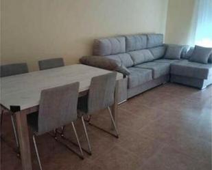 Sala d'estar de Casa o xalet de lloguer en El Carpio amb Terrassa i Moblat
