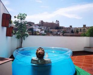 Piscina de Apartament en venda en Cáceres Capital amb Aire condicionat, Calefacció i Parquet