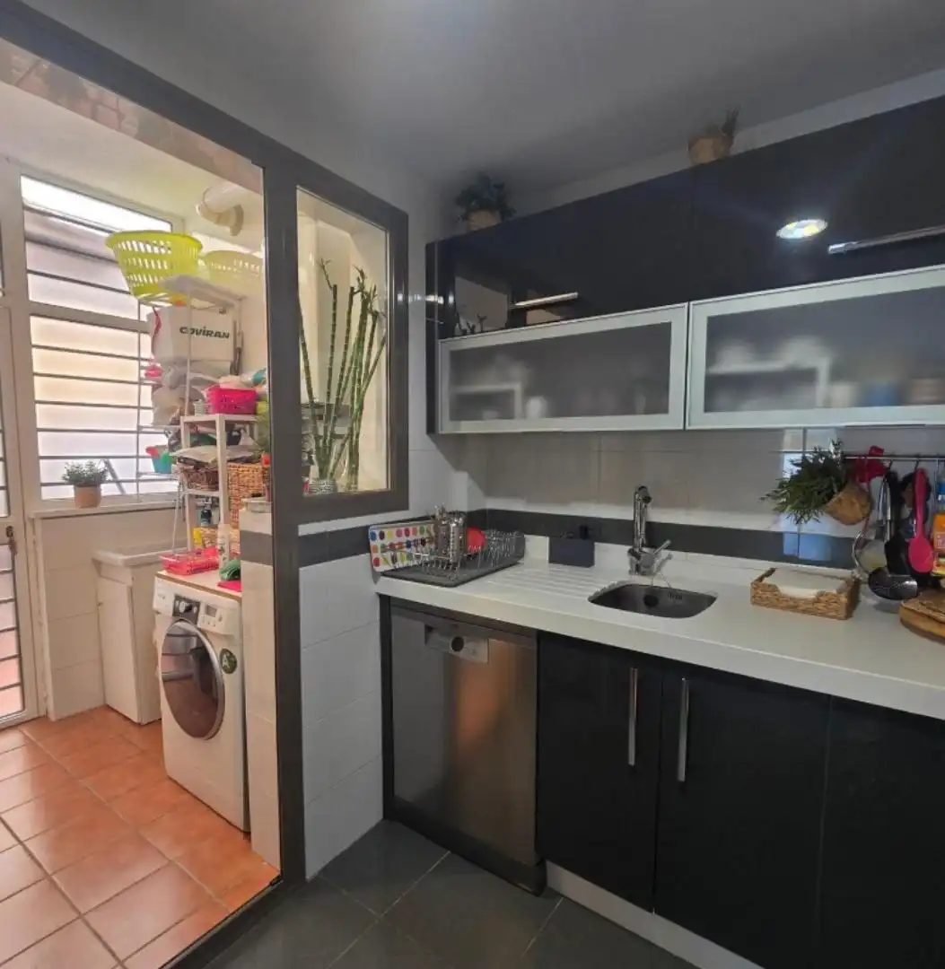 Piso en venta en Calle Frutos Herranz, 4, El Pinillo Cocina de Piso en venta en Torremolinos con Aire acondicionado, Calefacción y Jardín privado