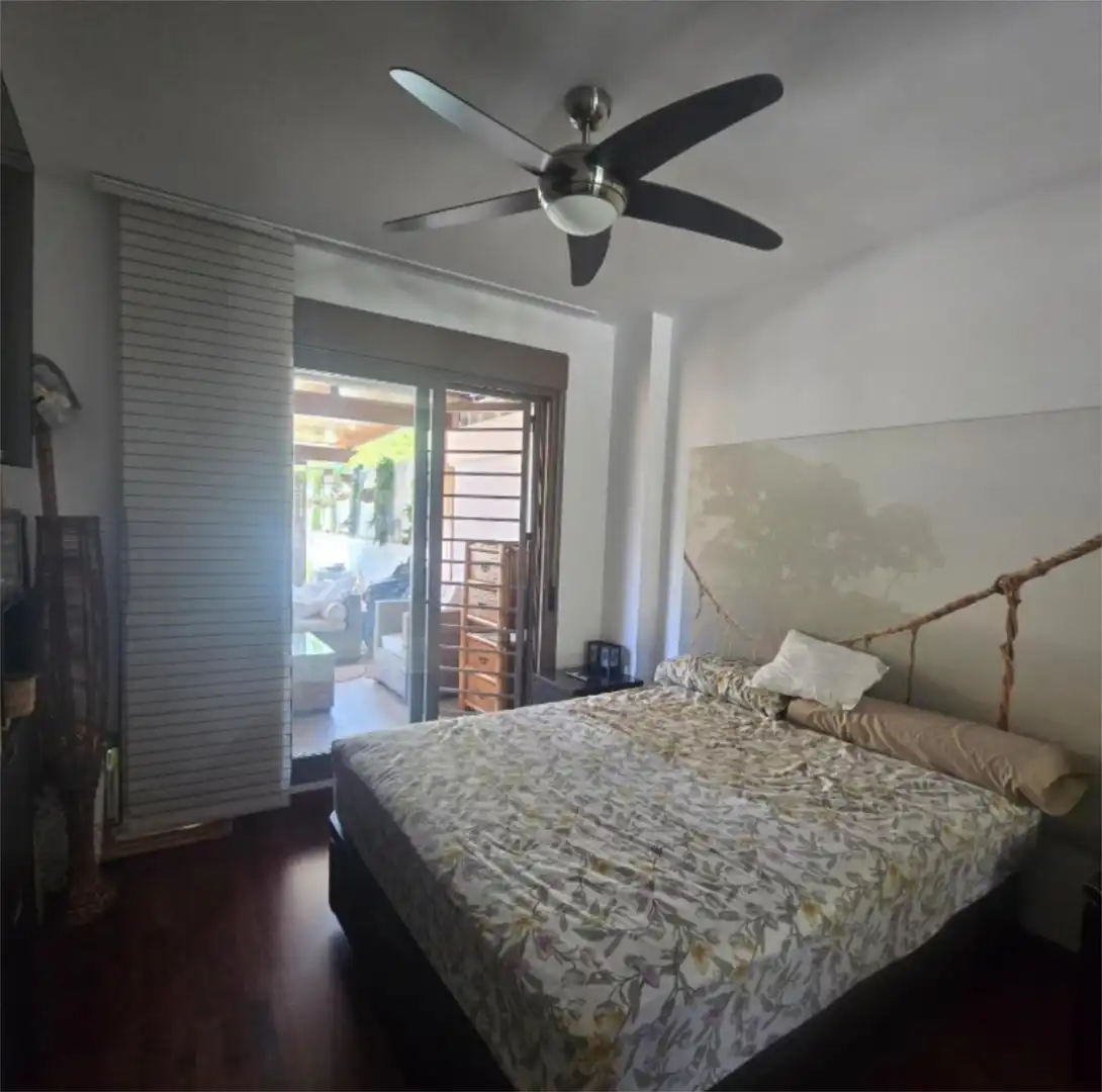 Piso en venta en Calle Frutos Herranz, 4, El Pinillo Habitación de Piso en venta en Torremolinos con Aire acondicionado, Calefacción y Jardín privado