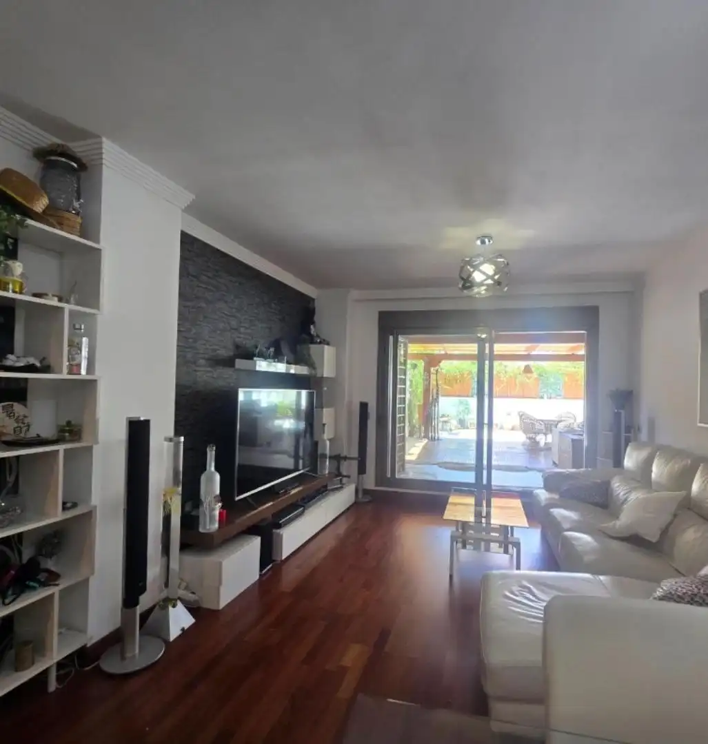 Piso en venta en Calle Frutos Herranz, 4, El Pinillo Sala de estar de Piso en venta en Torremolinos con Aire acondicionado, Calefacción y Jardín privado