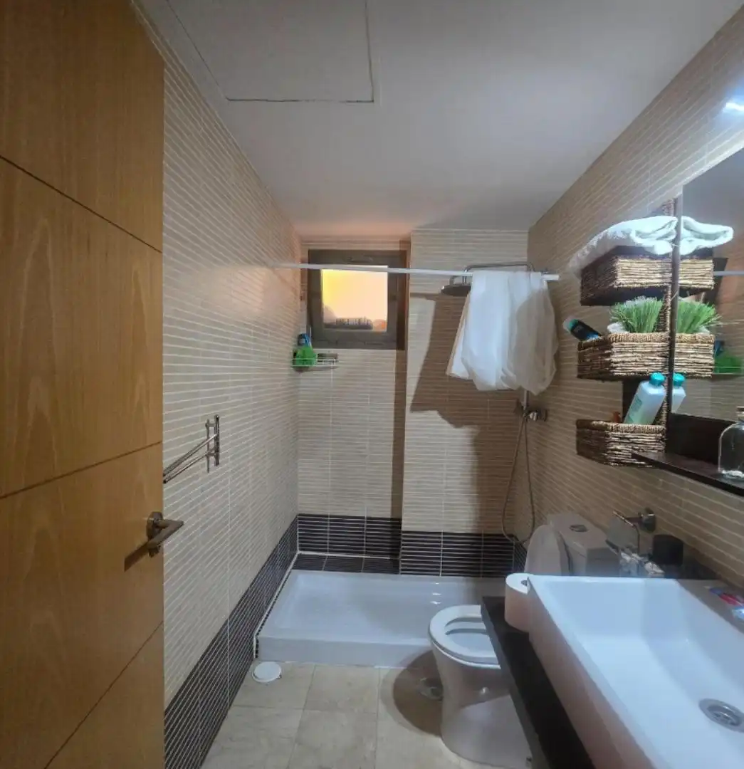 Piso en venta en Calle Frutos Herranz, 4, El Pinillo Baño de Piso en venta en Torremolinos con Aire acondicionado, Calefacción y Jardín privado