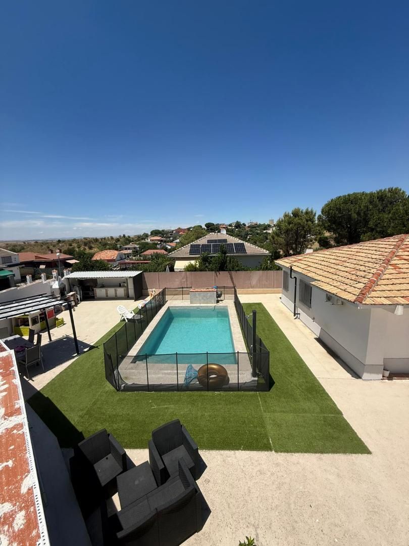 Swimming pool of House or chalet for sale in Carranque  with Air Conditioner, Terrace and Swimming Pool