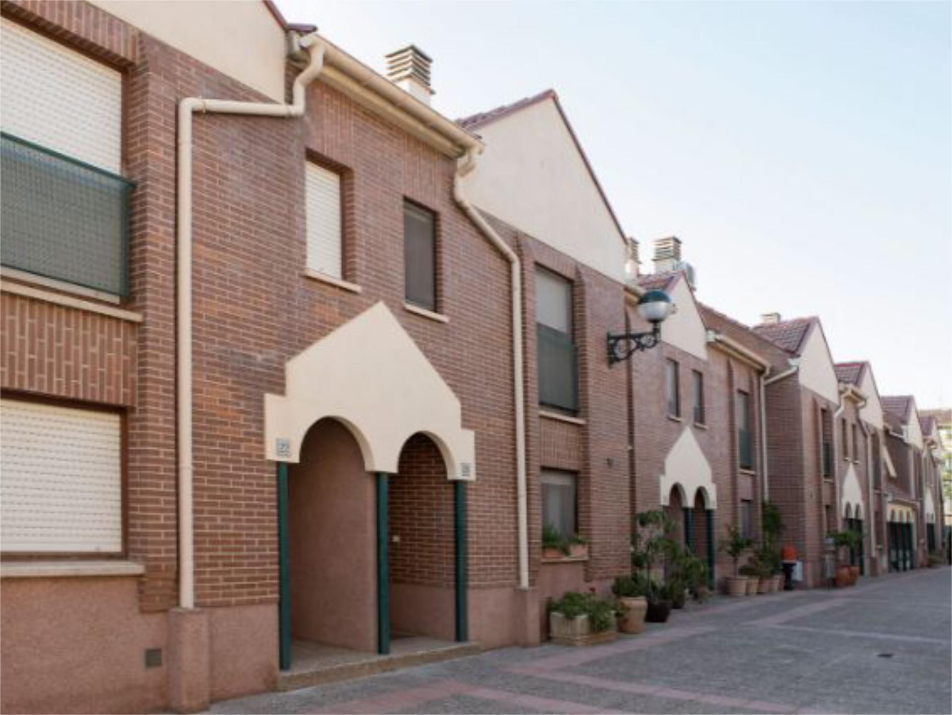 Exterior view of Single-family semi-detached for sale in  Logroño  with Heating, Private garden and Parquet flooring