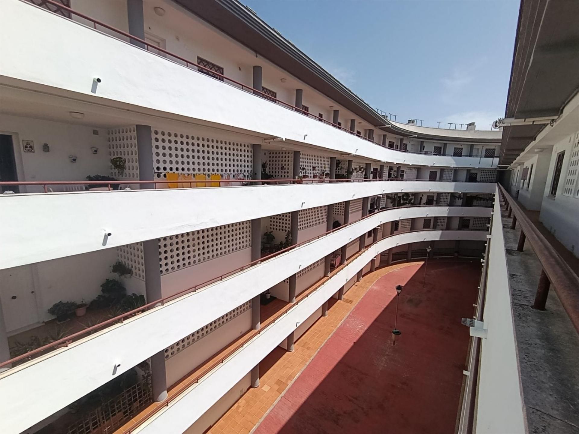 Vista exterior de Pis en venda en El Puerto de Santa María amb Aire condicionat i Traster