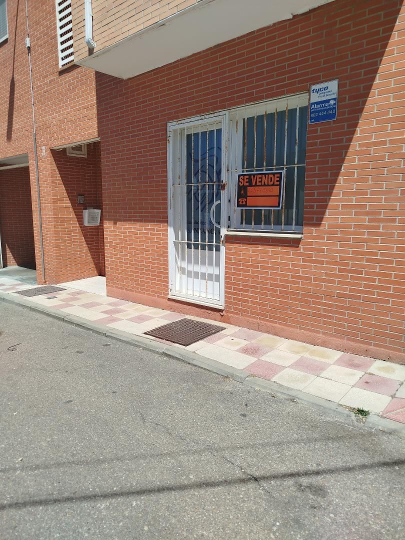 Vista exterior de Local en venta en Santovenia de Pisuerga