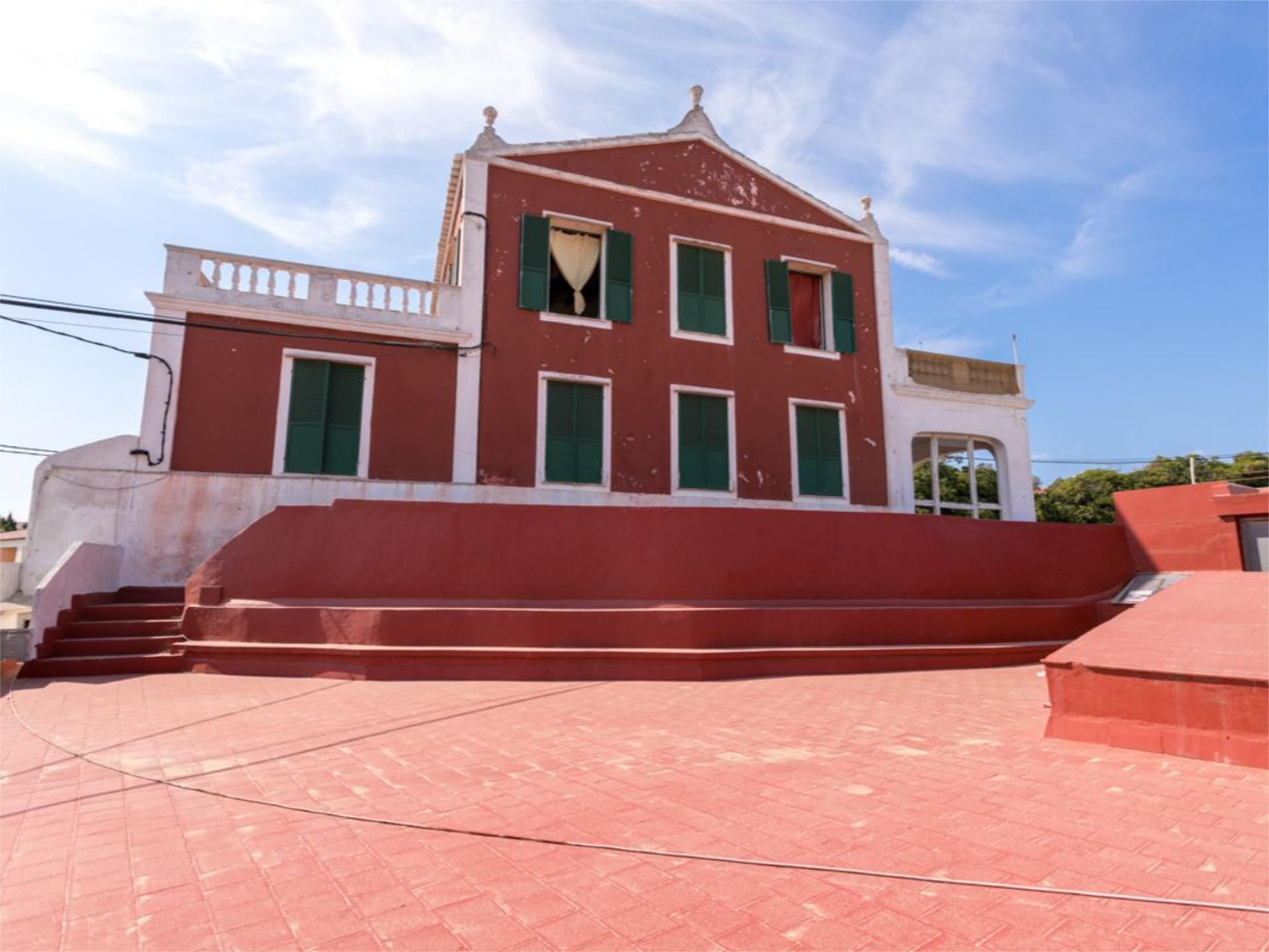 Vista exterior de Pis en venda en Es Castell amb Terrassa, Piscina i Balcó