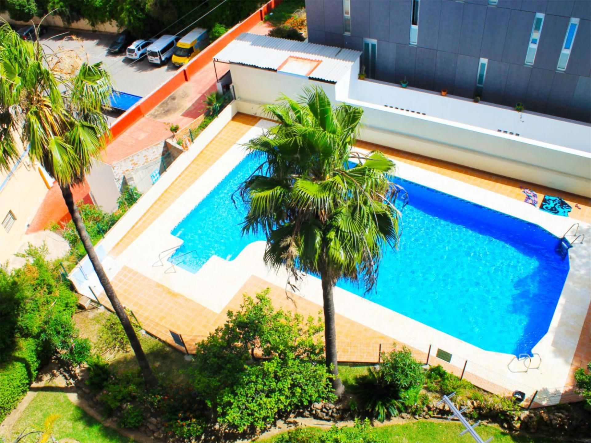 Swimming pool of Study to rent in Benalmádena  with Air Conditioner, Heating and Private garden