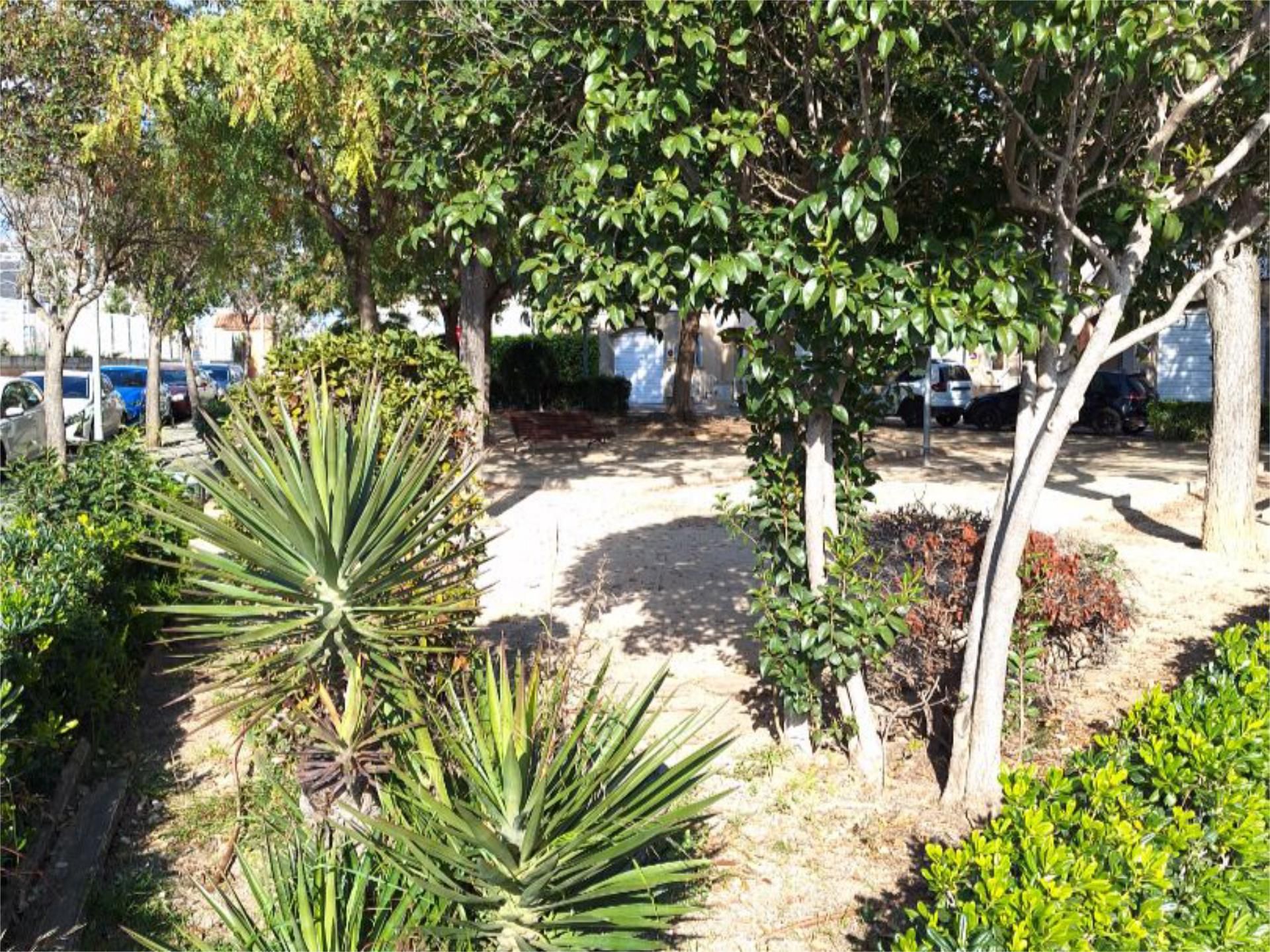 Jardí de Casa adosada en venda en El Vendrell amb Aire condicionat, Terrassa i Balcó