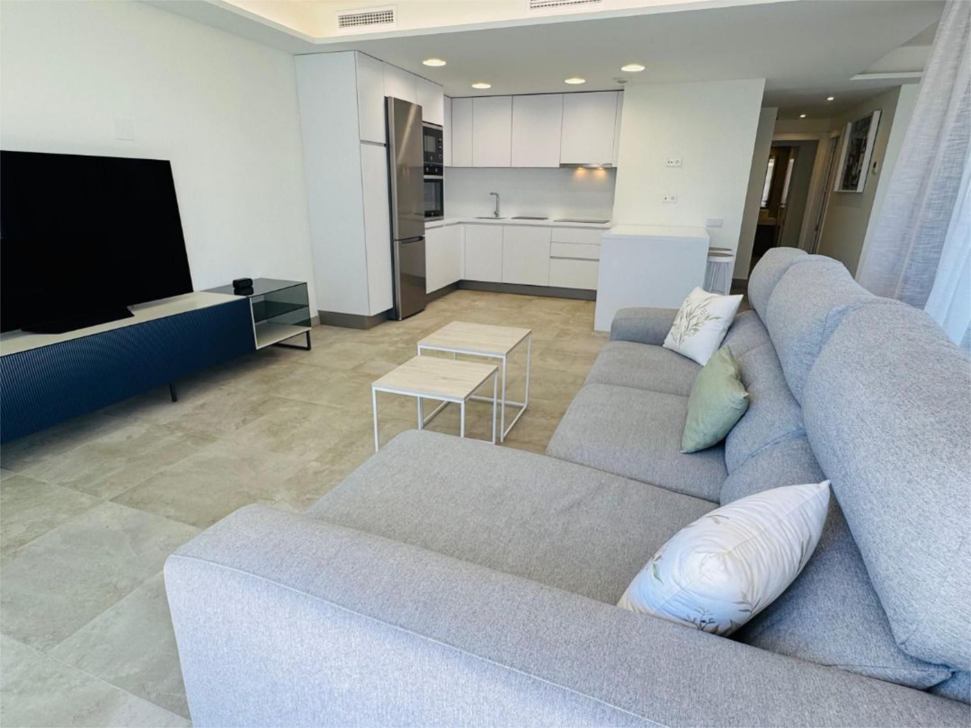 Sala d'estar de Pis en venda en Estepona amb Aire condicionat, Piscina i Balcó