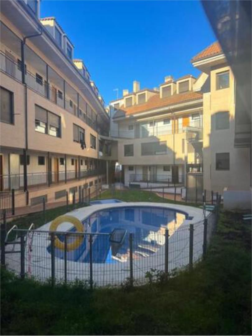 Vista exterior de Pis de lloguer en Pozuelo de Calatrava amb Calefacció, Jardí privat i Piscina
